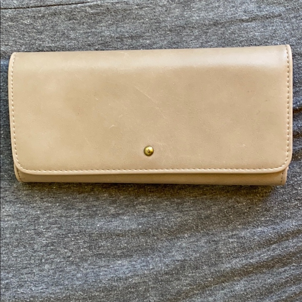 Universal Thread Flap Trifold Wallet